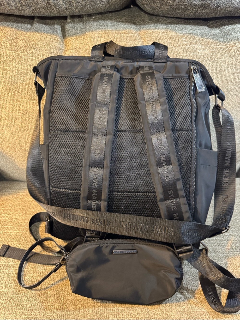 Steve Madden BMedhy Black Convertable  Backpack Style Tote - Picture 2 of 14